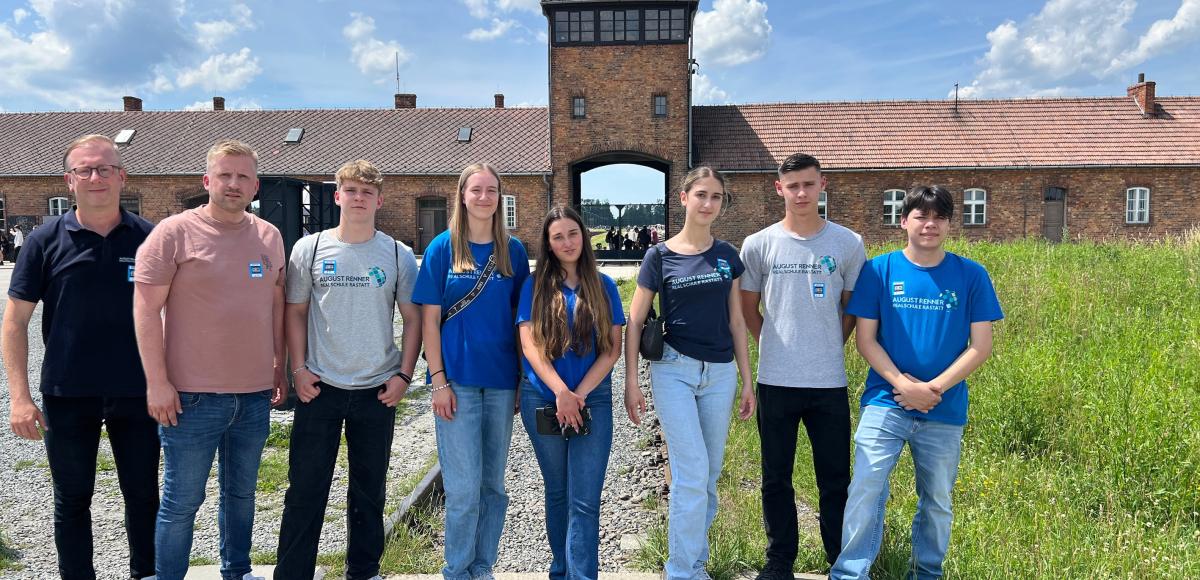 Auf dem Bild v.l.n.r.: Thorsten Ackermann, Christian Steidle, Lucas Lang, Janine Lebioda, Daria Antohi, Elisabeth Stil, Nick Ament, Silvio Trbanos (Foto: Thorsten Ackermann)